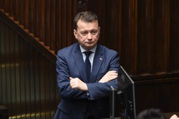 Szef MSWiA: Ustawa dezubekizacyjna nie dotyczy byłych milicjantów