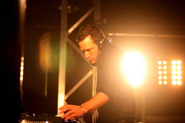 Kevin Parent w fimie 'Cafe de Flore'