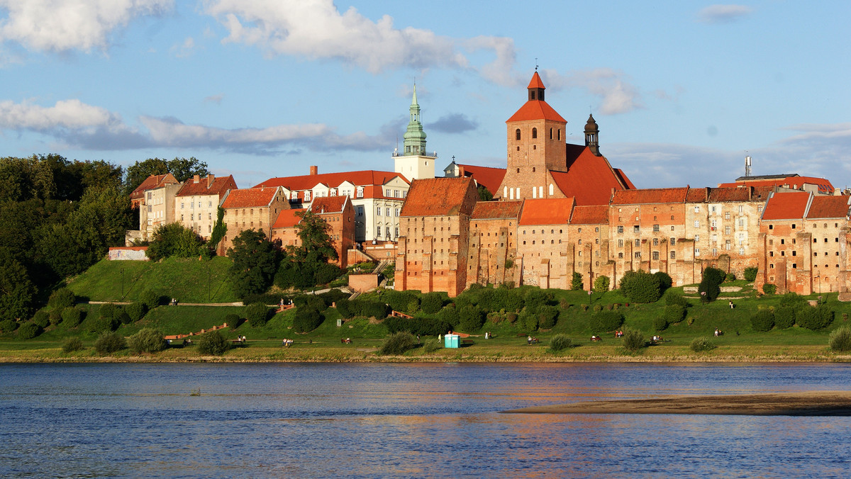 Projekt obywatelski zakładający finansowanie in vitro przez samorząd Grudziądza trafił do kosza przez błędy formalne. Tej decyzji nie rozumieją przedstawiciele Nowoczesnej, którzy pod dokumentem zebrali 350 podpisów mieszkańców. Politycy tej partii uważają, że przy dobrej woli można było dojść do kompromisu.