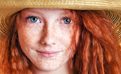Młodość zaklęta w genie. Mają go rudowłosi