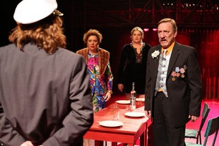 'Udając ofiarę' w prezencie dla widzów, czyli 6. urodziny Och-Teatru