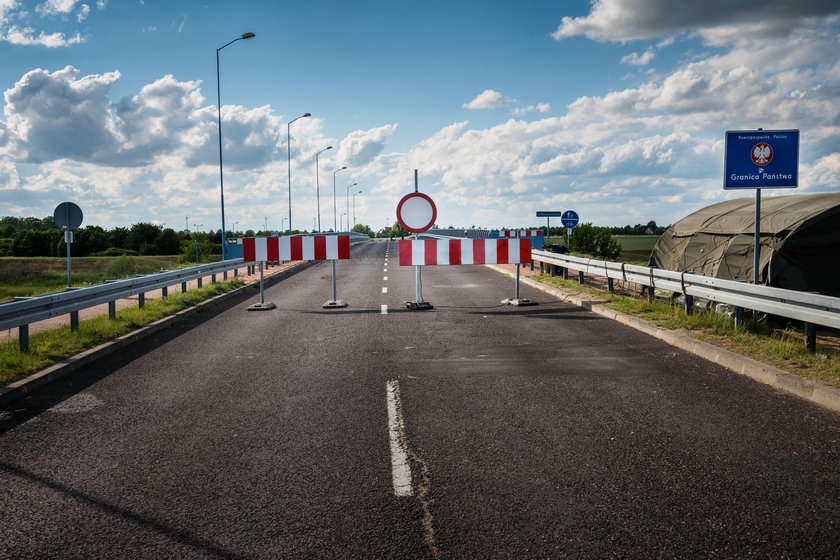 Zamknięta granica państwa w Zasiekach, most na Nysie Łużyckiej
