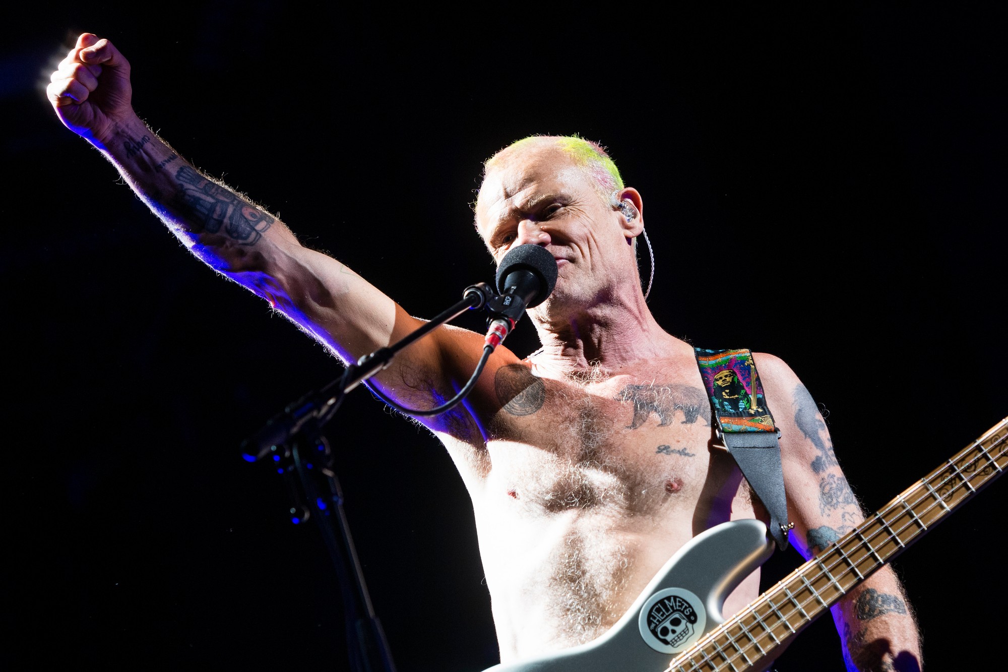 Basgitarista Flea.