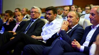 Schetyna na zjeździe Młodych Demokratów: Młodzi ludzie muszą widzieć swoją przyszłość w Polsce