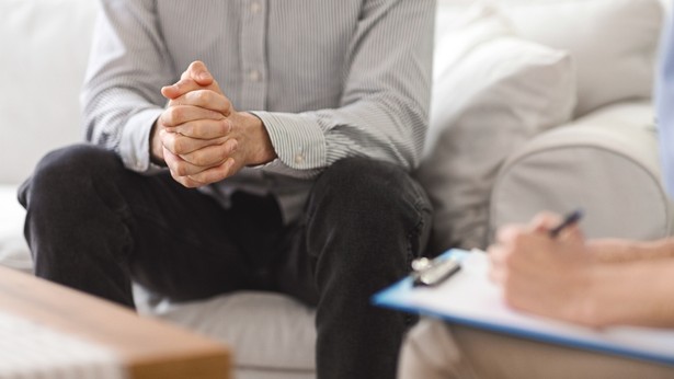 "Każda osoba uzależniona powinna przejść przyzwoitą psychoterapię uzależnienia w profesjonalnym, sprawdzonym miejscu".