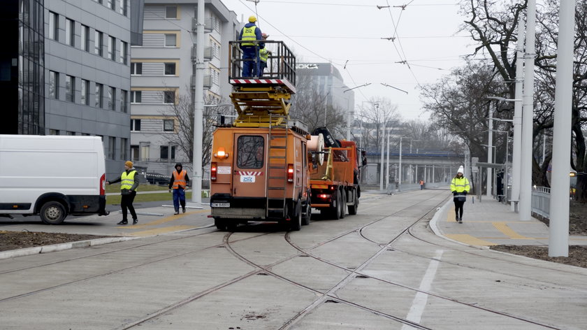 Wkrótce dojedziemy na Śrubową z pl. Orląt