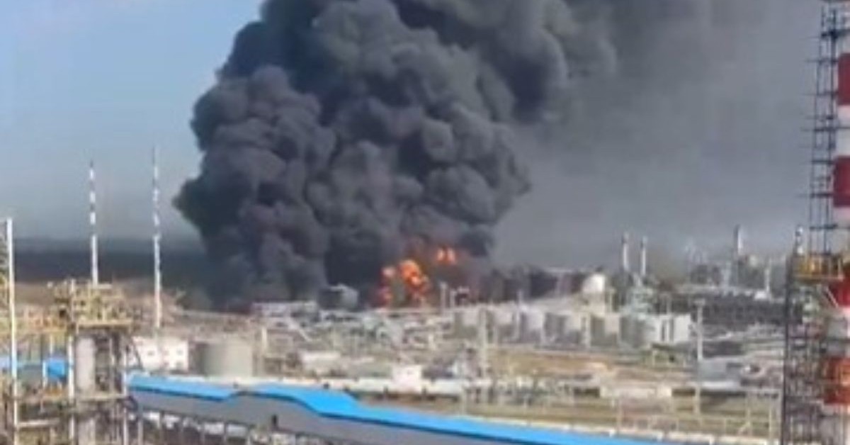 Rafinerie płoną noc w noc! Rosjanie na krawędzi kryzysu