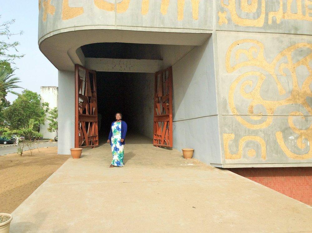 the-nigeria-national-theatre-iconic-landmark-in-lagos-state-make