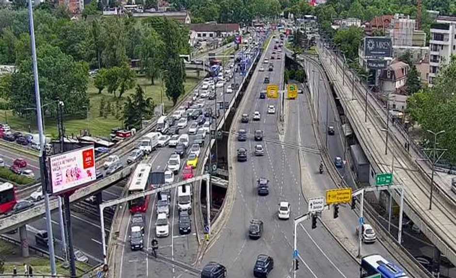 Otežan saobraćaj na Autokomandi.