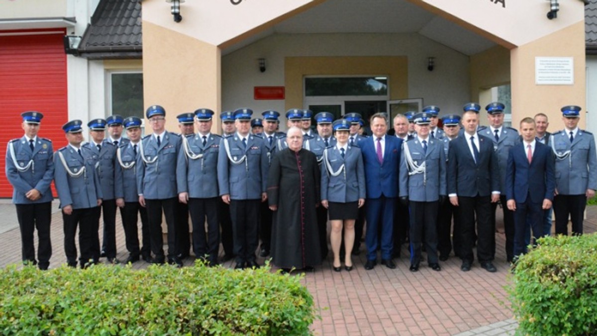 Mieszkańcy województwa podlaskiego chcą przywrócenia 25 placówek policji. To efekt konsultacji społecznych podczas tworzenia tzw. mapy zagrożeń. Wczoraj reaktywowano posterunek w Bakałarzewie (powiat suwalski), który został zlikwidowany w 2013 roku. Zdaniem mieszkańców, brak policji negatywnie wpłynął na spokój w tej wsi.