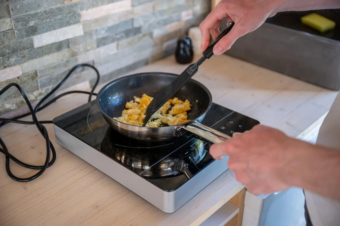 Indukciona ploča je veliki potrošač struje