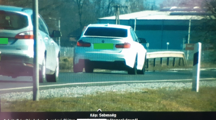 Több mint a duplájával hajtott, mint ami megengedett volt / Fotó: Police.hu