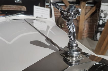 Rolls-Royce zmienia słynną figurę – po 111 latach