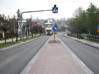 Zarządcy dawnych dróg krajowych nie wprowadzały na nich np. prawidłowego oznakowania