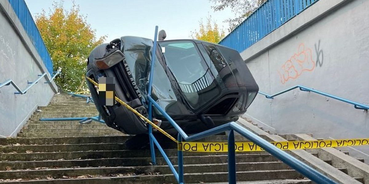 Wypadek w Olkuszu. Jak ten samochód tam się znalazł? Tłumaczenie kierującej zaskakuje