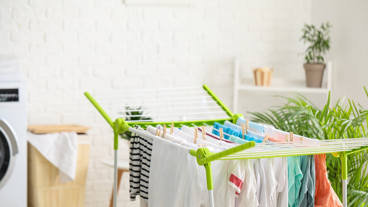 Suszarka na pranie — przyda się w każdym domu. Jak wybrać praktyczny model?