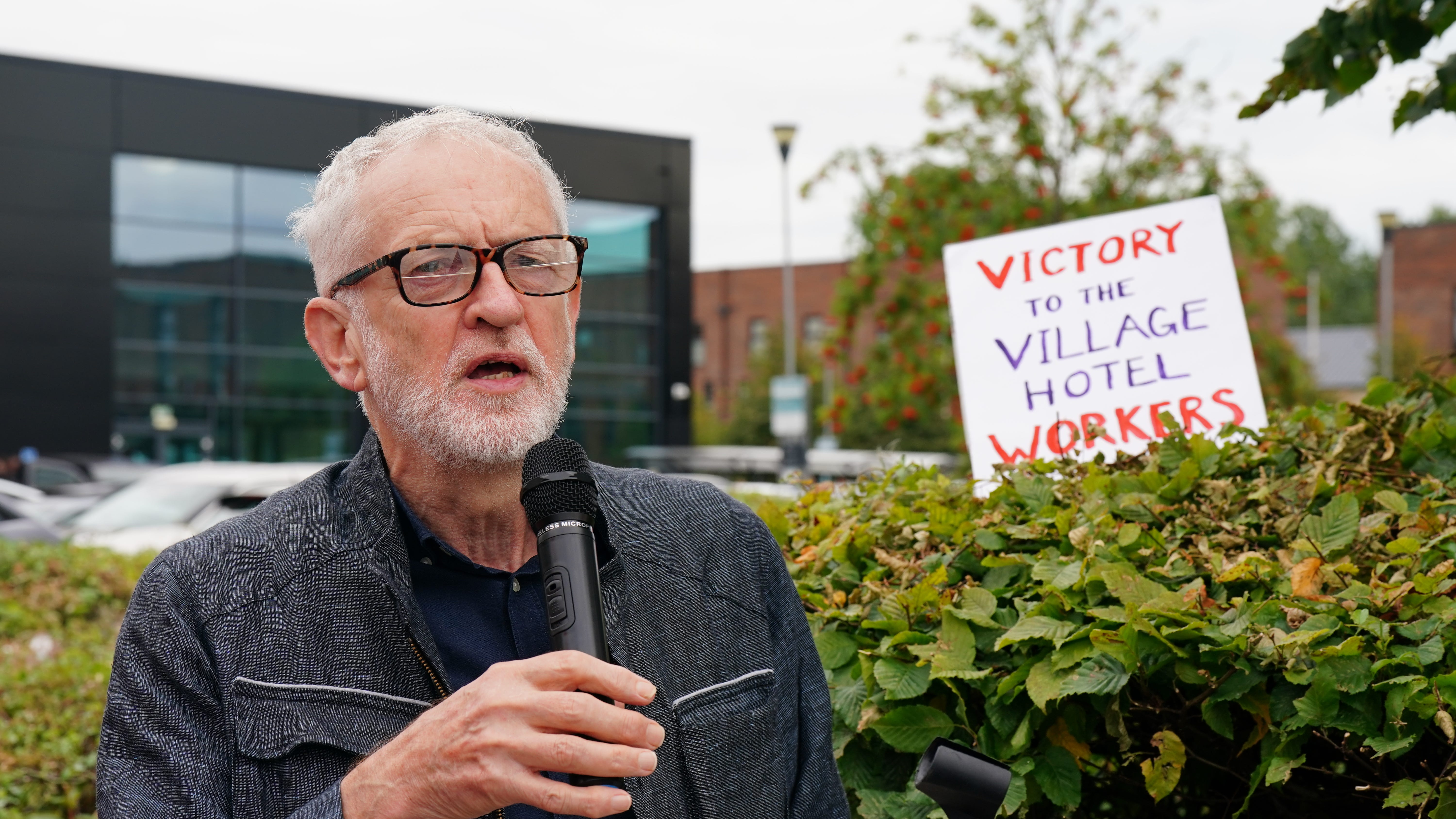 Corbyn hits back as Your Party feud deepens