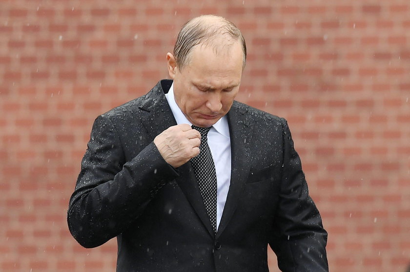 Władimir Putin nie chciał parasola podczas ceremonii upamiętniania ofiar II wojny światowej