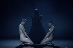 Alison Goldfrapp sama reżyseruje klipy swego zespołu. Zobacz TELEDYSK do &quot;Systemagic&quot;