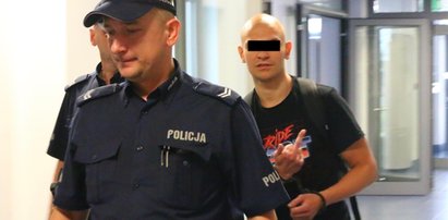 Brutalnie zabił narzeczoną. Teraz pokazuje wszystkim środkowy palec