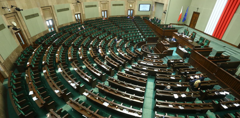 Sejm pojechał na wakacje. Co z ustawami?