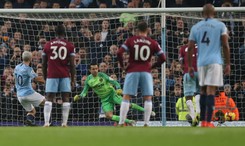 Liga angielska: Boruc aż pięć razy wyjmował piłkę z siatki. Fabiański tylk raz, ale jego zespół też przegrał