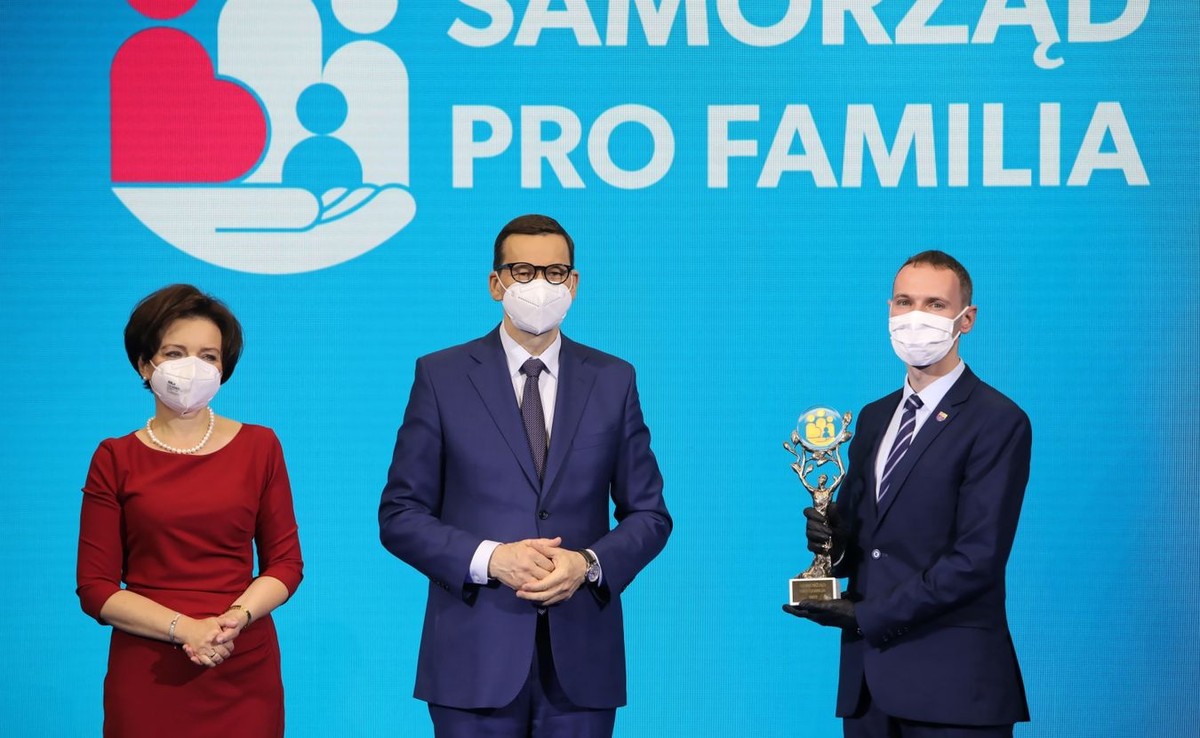 Mateusz Morawiecki, Marlena Maląg, Krzysztof Kumorek