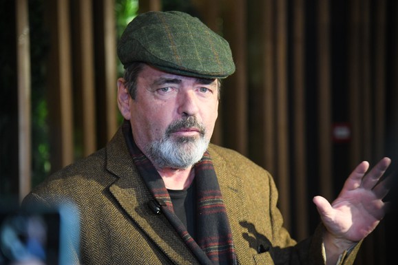 "RAZMIŠLJAM O SELIDBI U SRBIJU, SVIĐA MI SE RAKIJA" Holivudski glumac iz "Hrabrog srca" igra u "Žetvi", bio i na Kosovu, u sve umešan i Bregović (VIDEO)