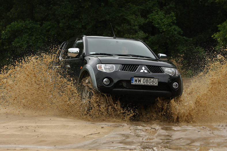 Mitsubishi L200 - Nie kuca na robocie