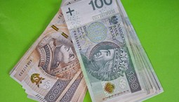 Nowe świadczenie od 2026 roku: bon senioralny 2150 zł miesięcznie. Decyduje średni miesięczny dochód