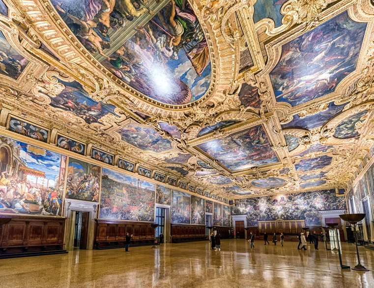 Wnętrze pałacu Dożów, jeden z największych atrakcji Wenecji
