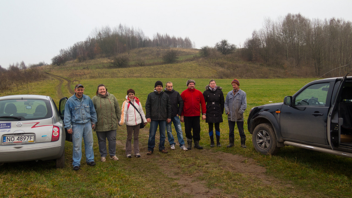 Znów gorąco pod Świętą Górą w Lekitach w gminie Jeziorany. Społecznicy blokują inwestycję budowy farmy wiatrowej na wzniesieniu.