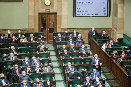 Sejm uchwalił ustawę o pomocy Ukraińcom