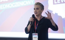 Scheuring-Wielgus pisze list do Tuska: Zwracam się z przyjacielską prośbą