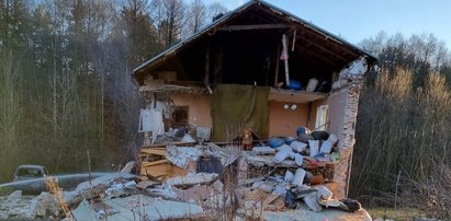 Tragedia w Rudnikach. Eksplozja raniła trzy osoby. Runęły ściany w budynku