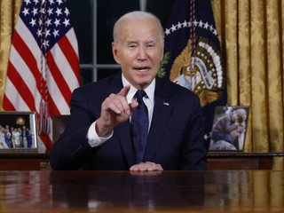 Joe Biden podczas wystąpienia telewizyjnego z Gabinetu Owalnego