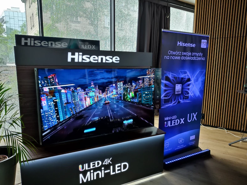 Telewizor Hisense UXKQ