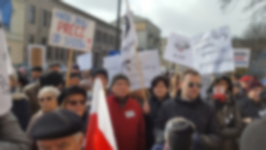 "Ziobro i Jaki razem do paki". KOD protestował w obronie sądownictwa