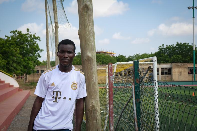 Samuel Dwamena is sad that his family and the widow are no longer in contact. (Captured by Nicolas Horni)