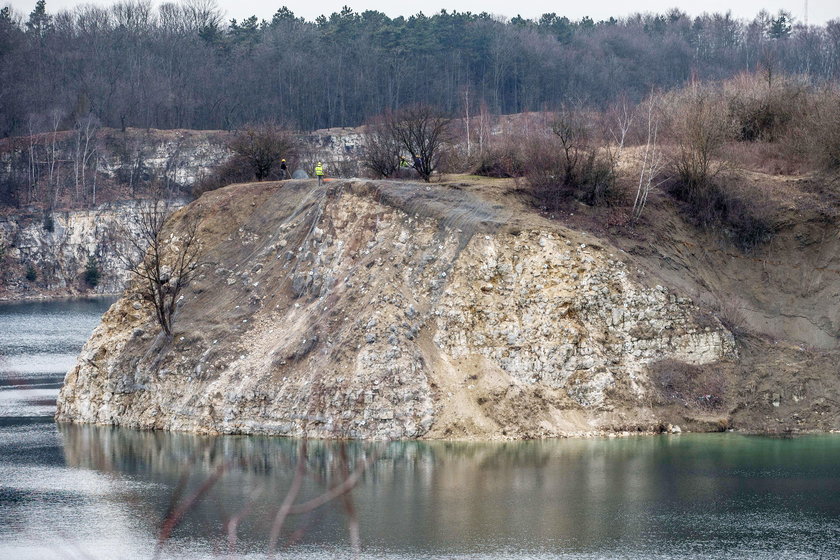 Zamontowali metalowe siatki nad Zakrzówkiem