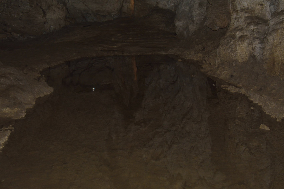 Jaskinie w Beskidach: jaskinia w Trzech Kopcach i Malinowska