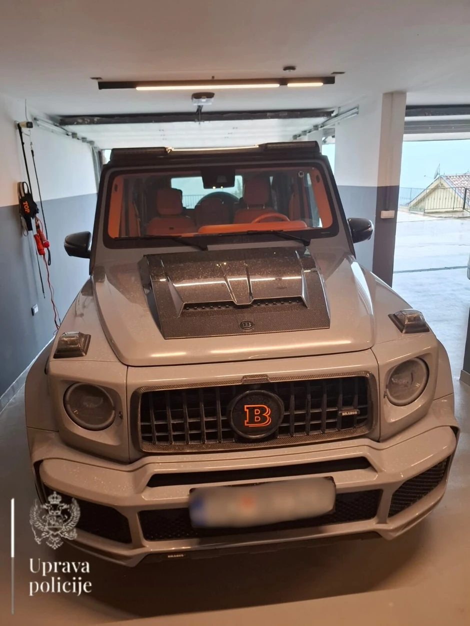 Zaplena automobila i novca u kući Radoja Zvicera