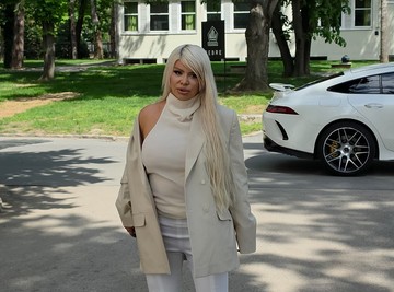 Svi su primetili da JEDAN DETALJ FALI kada je Dara Bubamara stigla na snimanje "Zvezda Granda": Pevačica ostavila bez teksta prisutne