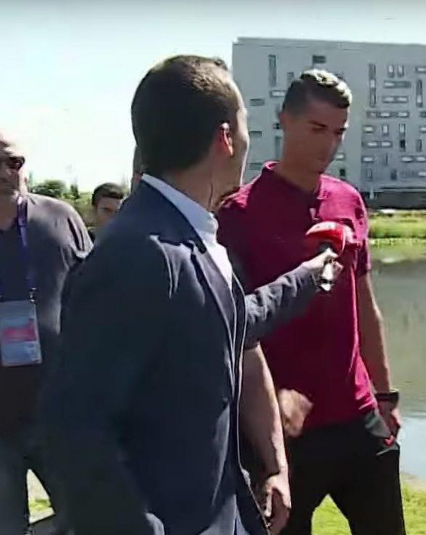 Atak Cristiano Ronaldo na dziennikarza to była zemsta. Nowe fakty