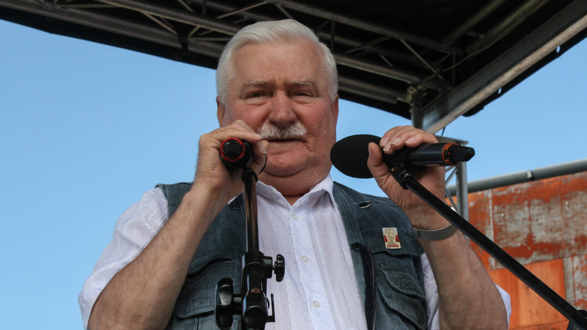 W Trójmieście znów miały miejsce manifestacje pod sądami. W Gdańsku krótkie przemówienie wygłosił były prezydent Lech Wałęsa, który w ostrych słowach skomentował działania obecnego rządu.