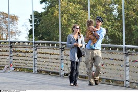 Slavna glumica otkrila jezive detalje o INTIMNIM ODNOSIMA SA VOĐOM VERSKOG KULTA: "Imala sam RASPORED 10 GODINA, samo mi stigne poruka i znam ŠTA ME ČEKA"