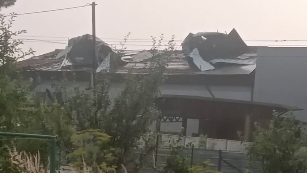 Silné búrky ničili na Slovensku majetok.
