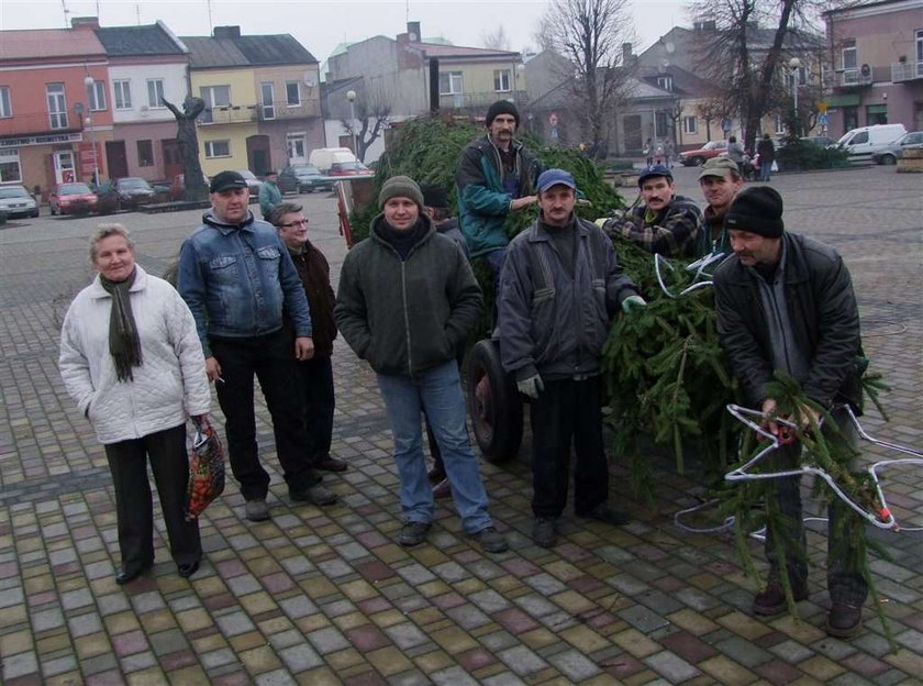 Całe miasto płaci pensję Kurzajewskiemu!