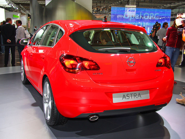 IAA Frankfurt 2009: 81 premier światowych, 753 wystawców z 30 krajów (fotogaleria I.)