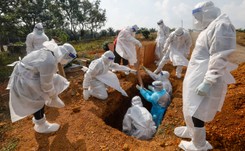 Powrót pandemii w Malezji. Kraj zamyka większość fabryk i galerii handlowych